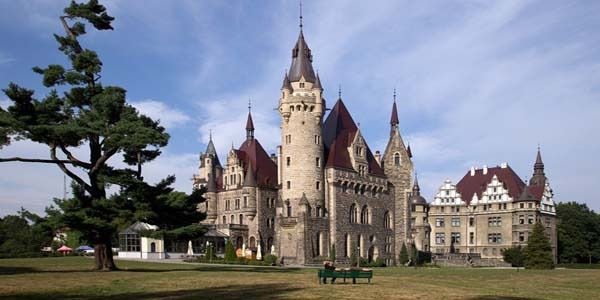 Read more about the article Moszna Castle – Everything you need to know