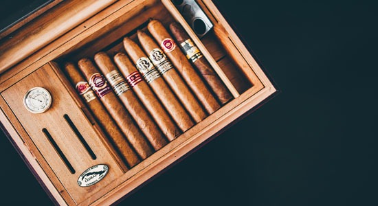 Read more about the article Best Travel Humidor – Types, Features & Advantages of Cigar Travel Humidors